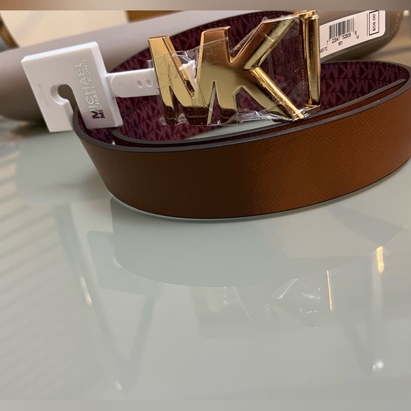 MICHAEL KORS BELT REVERSIBLE TWIST ORCHID MK LOGO TO LUGGAGE MK GOLD BUCKLE - Picture 5 of 8